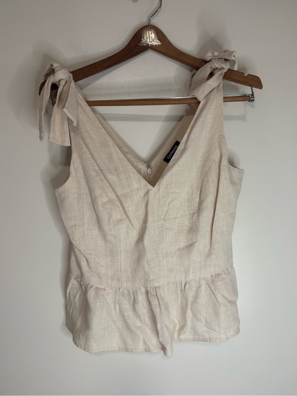 Express NWT Sleeveless Tie-Shoulder Peplum Top in Light Beige size small
